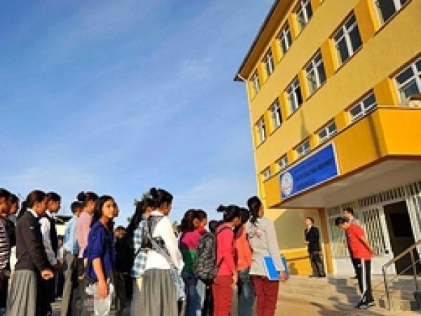 Akçakale'de Okullar Açıldı