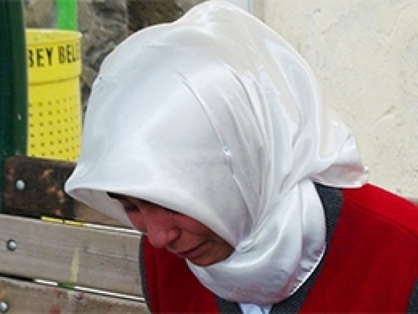 Başörtülü Öğrenciyi Darp İddialarına Soruşturma