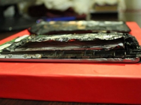 Nexus 7 Kömüre Döndü