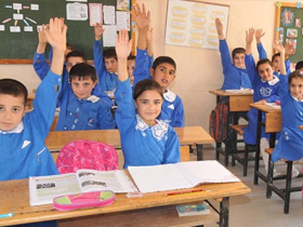 Tek Tip Kıyafete Son, Başörtü Yasağına Devam!