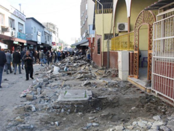Tarsus'ta Düzensiz Çalışmalar Esnafın İşini Sekteye Uğrattı