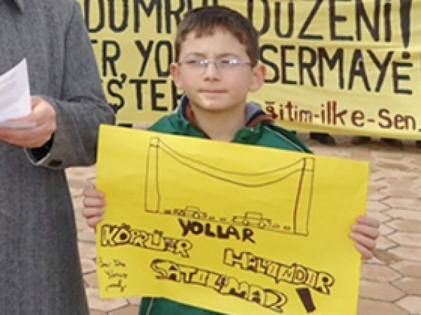 STK'lar Köprülerle Otoyolların Satışını Protesto Etti