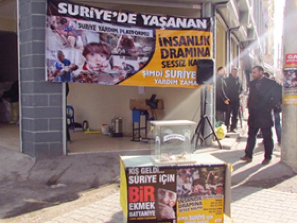 Siverek'ten Suriyeli Müslümanlara Yardımlar Sürüyor