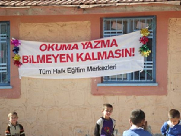 Suriyeli mültecilere Türkçe kursu