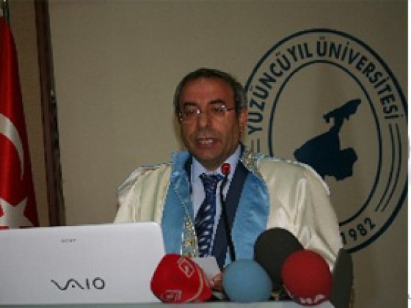YYÜ 2013-2014 Akademik Yılını Açtı