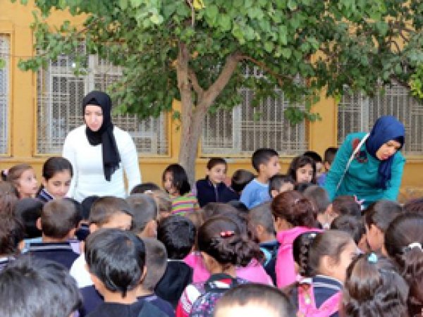 Andımız Okunmadı, Başörtülü Derse Girildi