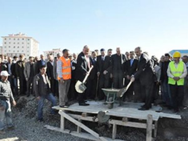 Ağrı'da 4 Bin 500 Kişi Kapasiteli Cami Temeli Atıldı