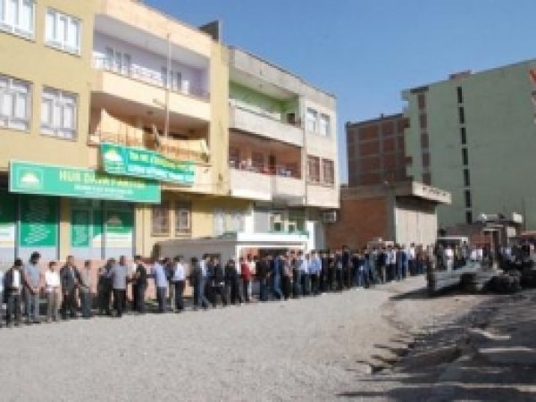 Silvan HÜDA PAR Teşkilatı Halkla Bayramlaştı
