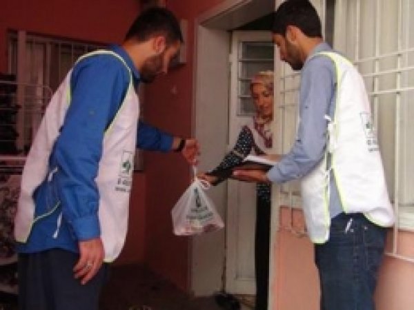 Umut-Der 2 Günde Binlerce Aileye Kurban Eti Dağıttı