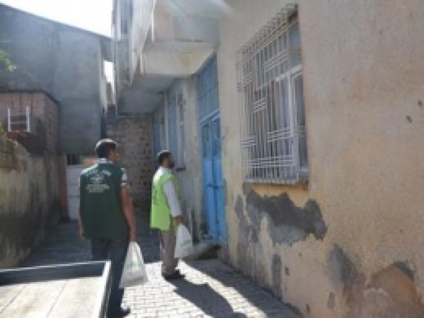 Cami-Der Bayramda Yüzlerce Fakiri Sevindirdi