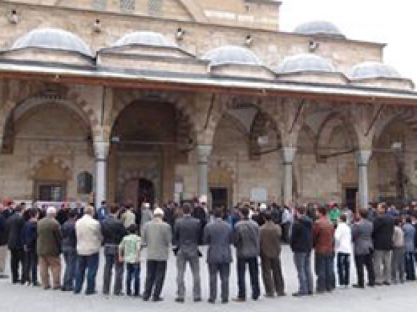 Konya Mustazaflar Cemiyeti Halkla Bayramlaştı