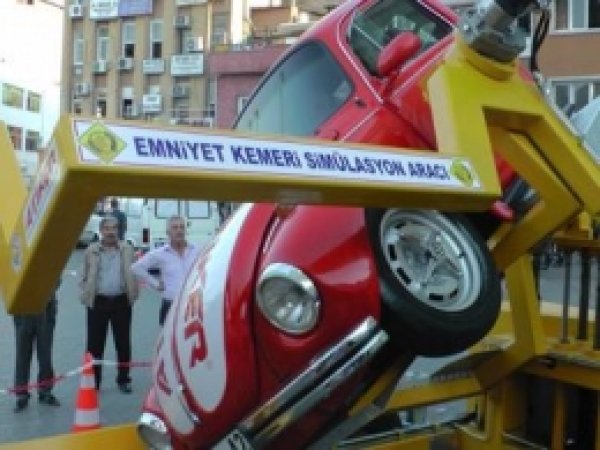 Emniyet Kemerin Önemi Simülasyon Aracıyla Anlatıldı 