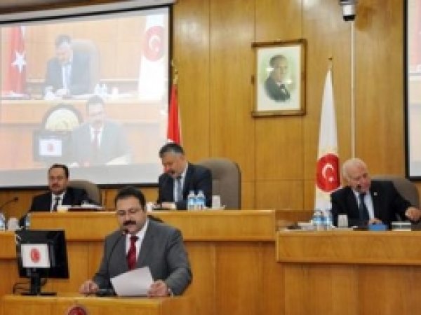 Organik Çilek Üretimi Kadın İstihdamını Artırdı 