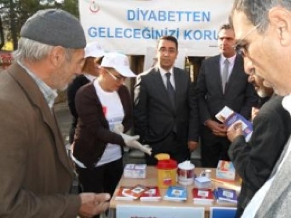 Bingöl'de Vatandaşlara Diyabet Hastalığı Anlatıldı 