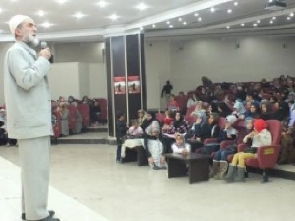 "Hz. Hüseyin Ölmeseydi İslam Rayından Çıkacaktı" 