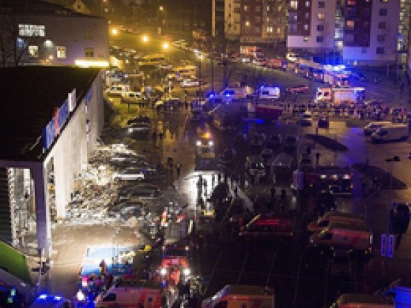 Letonya'da Marketin Çatısı Çöktü