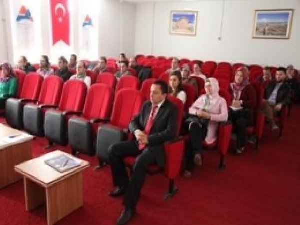 AİCUNİ'de 'Bilimsel Proje Hazırlama Eğitimi Başladı 