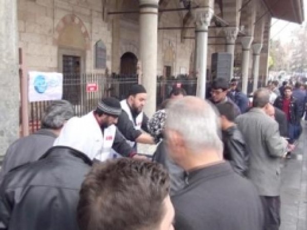 Konya'da Aşure Dağıtımı  