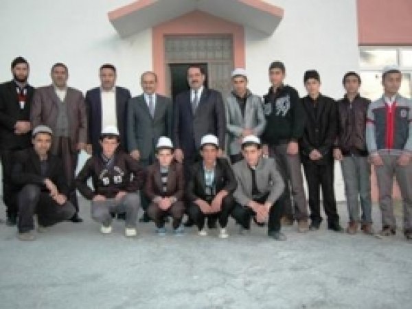 Bitlis Müftüsünden Adilcevaz'da Kur'an Kursu Ziyareti 