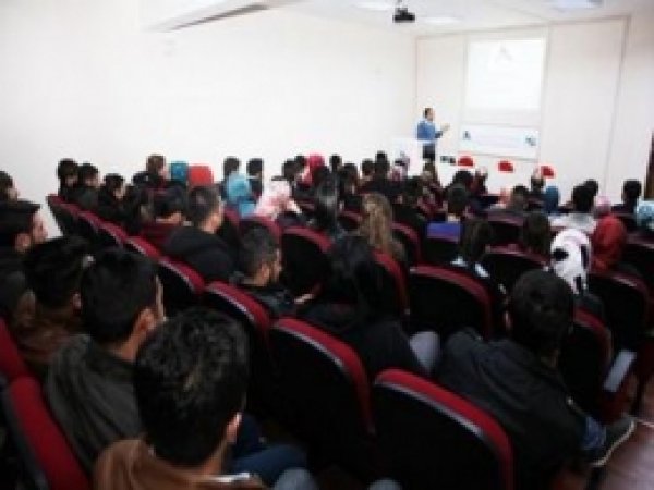 Üniversitede Lojistik Semineri Düzenlendi  