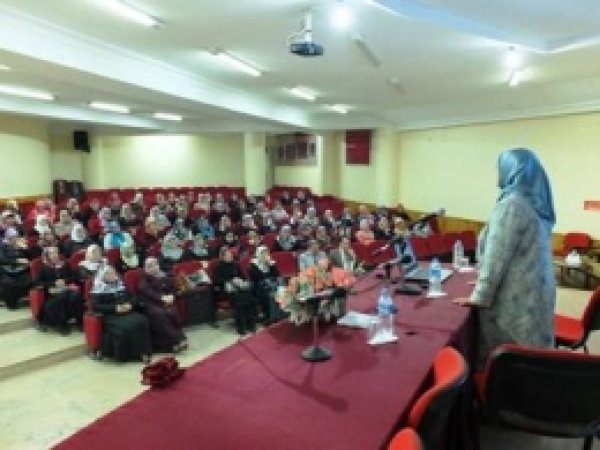Tarsus'ta "Çocuk Gelişiminde Anne-Baba Tutumları" Konferansı Yapıldı 