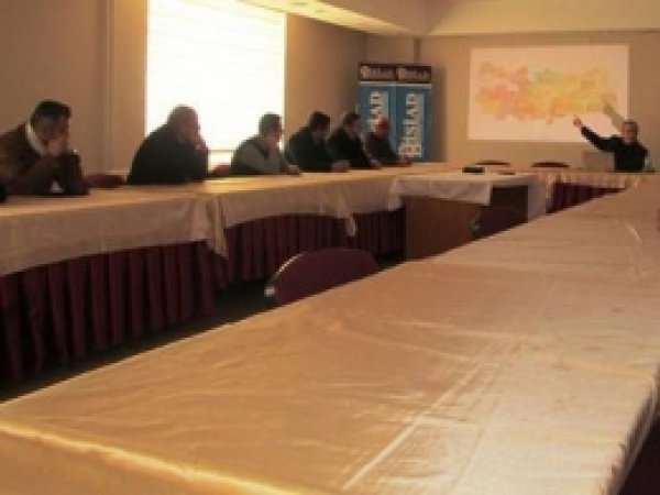 BİSİAD Bitlisli İşadamlarına Seminer Veriyor 