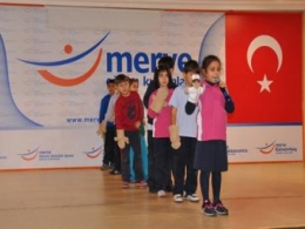 Meslekler Kuklalarla Tanıtıldı  