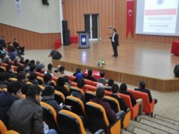 Batman Üniversitesi'nde 'Yönetim Felsefesi' Konferansı  