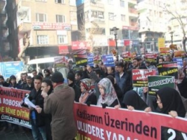 Özgür Der Roboski Katliamını Kınadı  