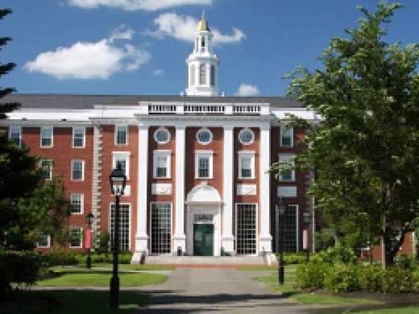 Harvard 60 Öğrenciyi Üniversiteden Uzaklaştırdı