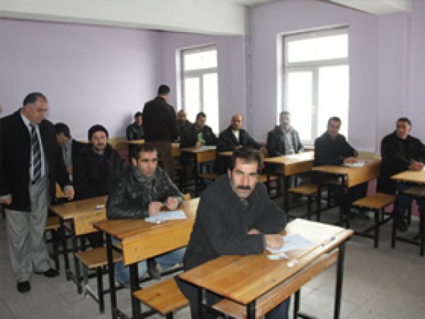 İnşaat İşçileri Sınava Girdi