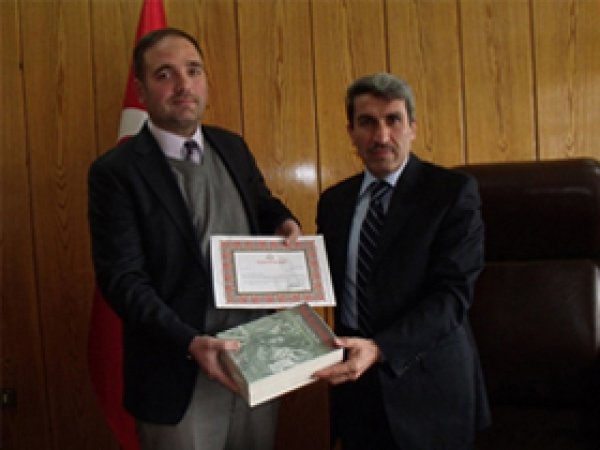 Yılın Öğretmenine Teşekkür Belgesi
