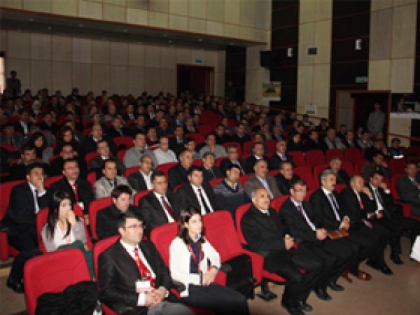 "İlim Öğrenmek Kız Erkek Herkese Farzdır."