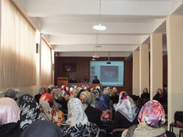 Van Müftülüğünden Kur'an Kursu Öğreticilerine Seminer 