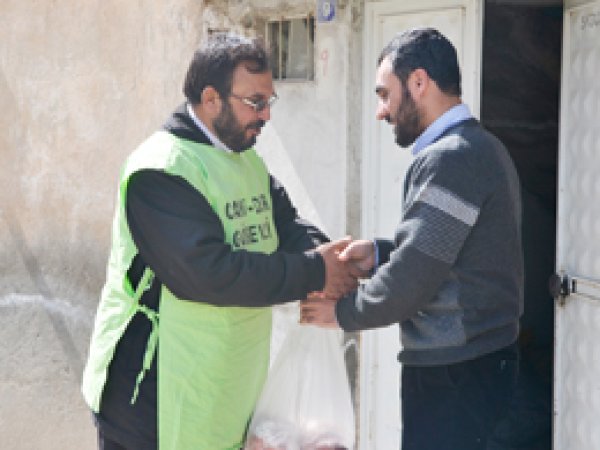 Cami-Der'den Mültecilere Yardım