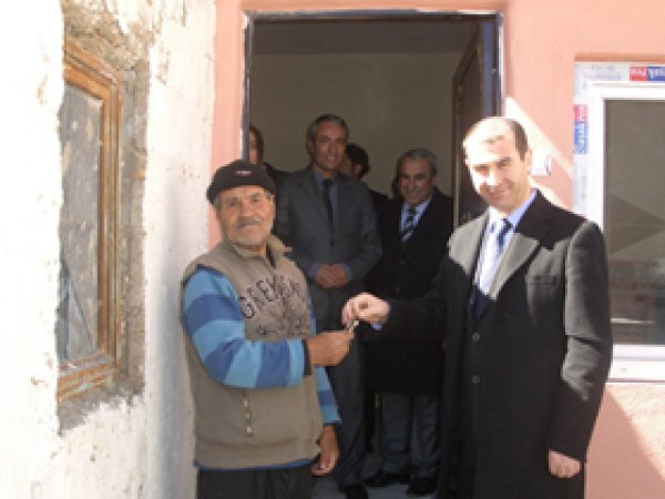 Kaymakamlıktan Muhtaç Ailelere Yardım