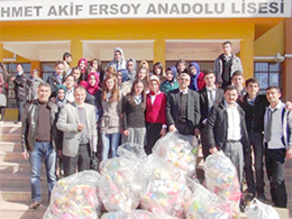 Ağabeylerinden Kardeşlerine Oyuncak ve Kitap