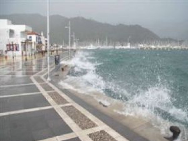  Meteoroloji'den Kuvvetli Fırtına Uyarısı!