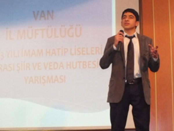 Veda Hutbesi'ni Ezberden Okudular