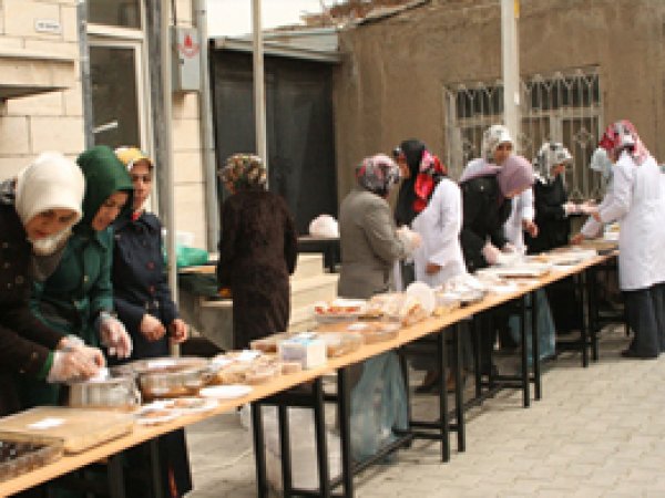 Van'da Kuran Kursu Yararına Kermes