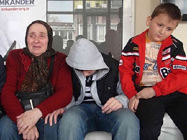 Dünya Çocukları Törene, Çeçen Çocuklar Ölüme!
