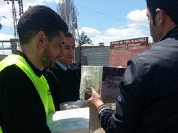Beşir Derneğinden Mahkûmlara Kitap