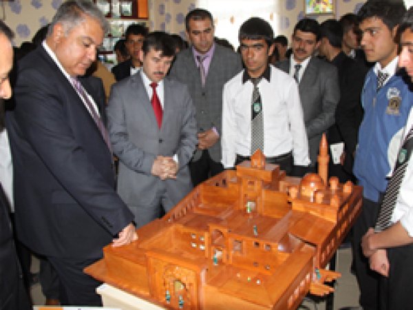 Ağrı'da TÜBİTAK Bilim Fuarı Açıldı