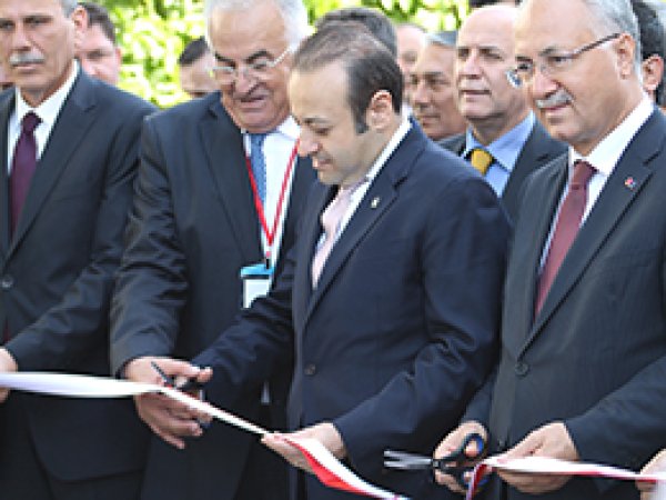 Bakan Bağış Bilim Fuarı Açtı
