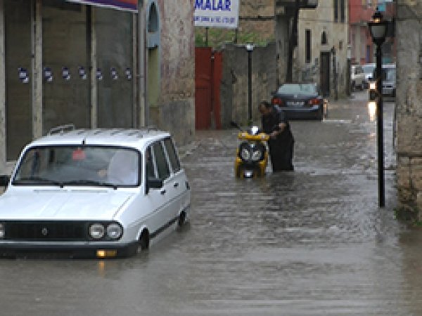 Tarsus'ta Şiddetli Yağış
