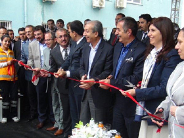 Diyarbakır'da Yeni Ambulanslar Hizmete Girdi