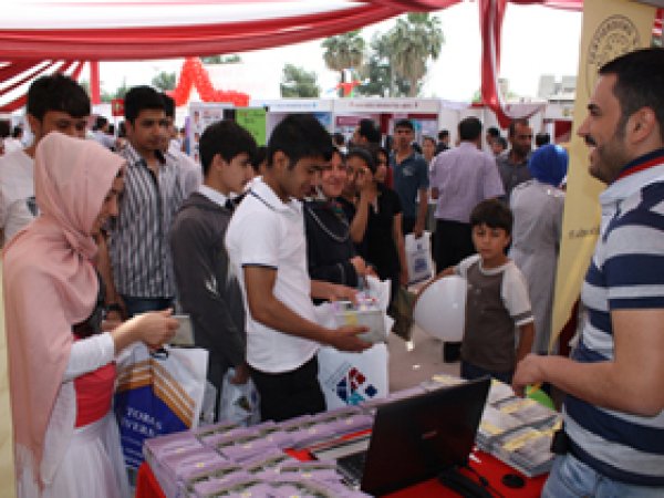 Öğrenciler Mesleki Rehberlik Fuarı'nda