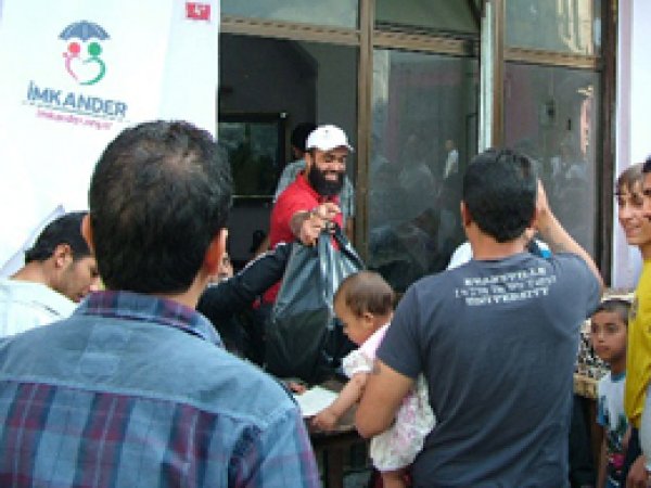 İMKANDER'den Suriyelilere Gıda Yardımı