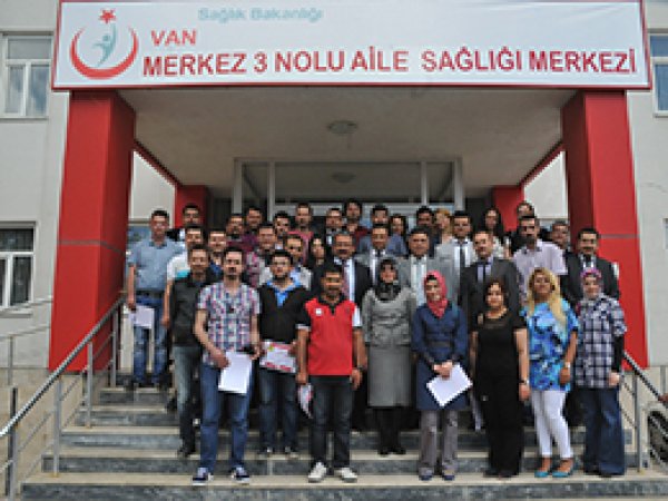 Van'da Aile Hekimlerine Sertifika Verildi