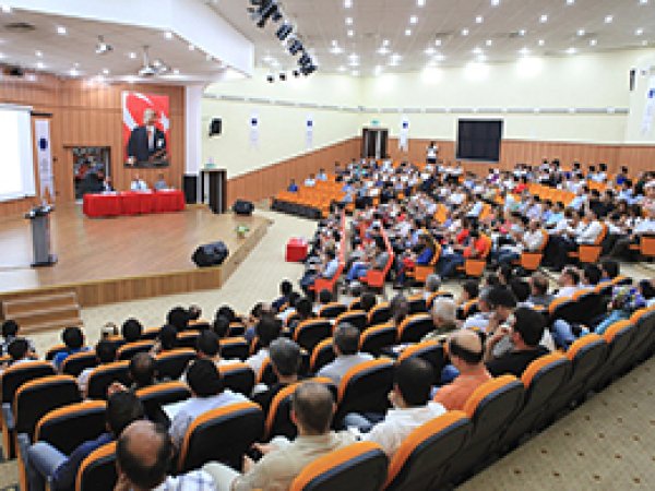 Rektör Uluçam Kampüs İçin Ağaç İstedi